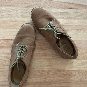 Men's Bass suede taupe oxford.